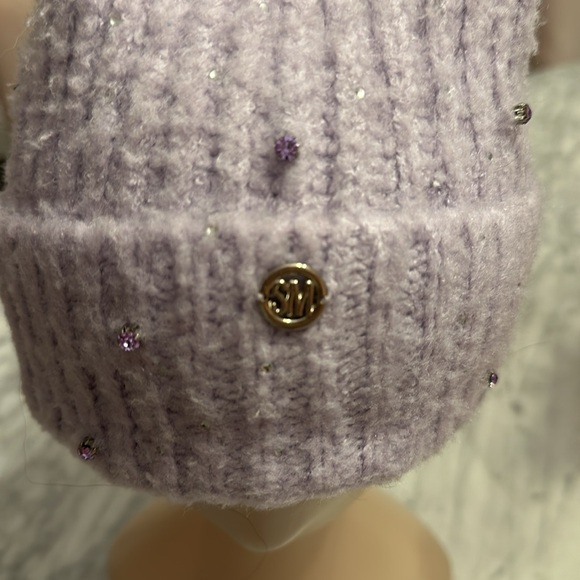 Steve Madden lavendar beanie with crystals and rhinestones stones - Picture 3 of 6